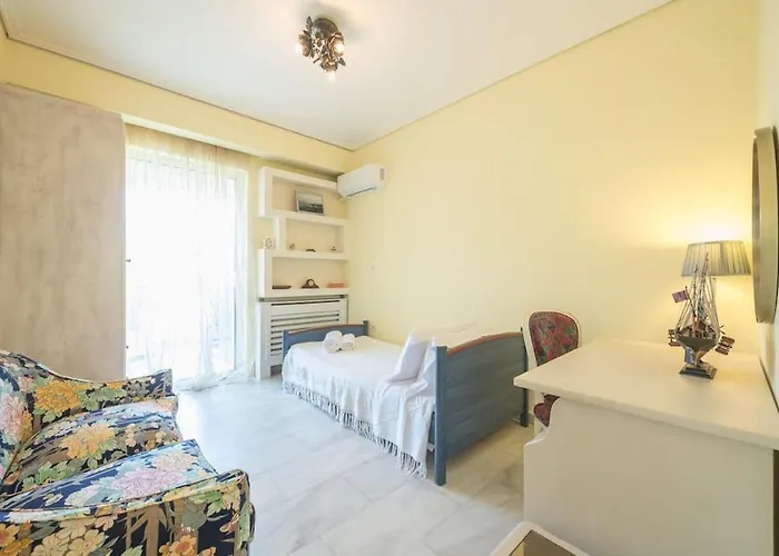 Central 3Br Apartment Next To Panormou Metro!